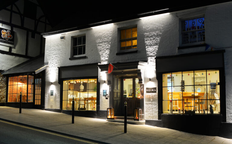 Heima Restaurant - Isle of Wight (commercial exterior lighting)